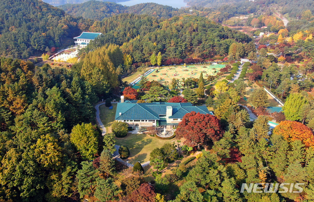 [청주=뉴시스] 충북 청주시 상당구 문의면 옛 대통령 별장 '청남대' 가을 풍경. (사진=뉴시스 DB). photo@newsis.com 