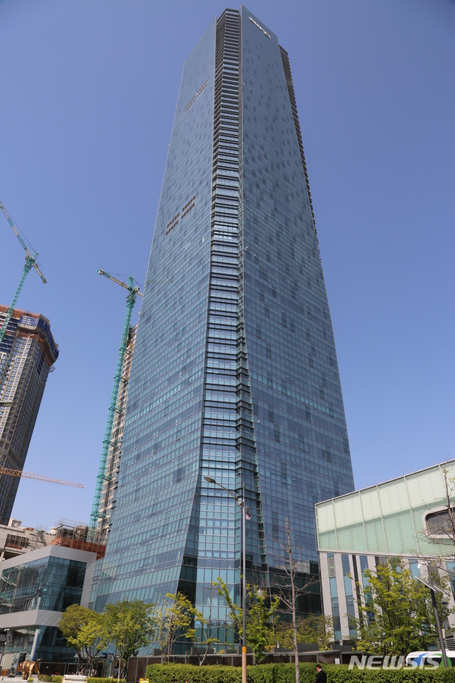 [서울=뉴시스] 한국주택금융공사 본사가 입주해 있는 부산국제금융센터(BIFC). (사진=한국주택금융공사 제공) 2021.01.12. photo@newsis.com