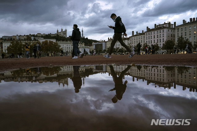 [리옹=AP/뉴시스]프랑스 중부 도시 리옹 시내. 2020.10.29.