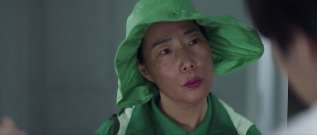 [서울=뉴시스] 29일 방송된 tvN 수목극 '구미호뎐'에 출연한 '녹즙 아줌마' 심소영 (사진 = tvN) 2020.10.30. photo@newsis.com