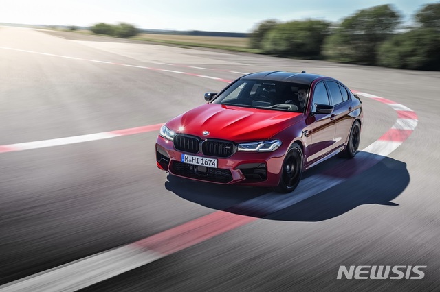 BMW 비즈니스세단 뉴 M5 컴페티션 국내 출시…제로백 3.3초