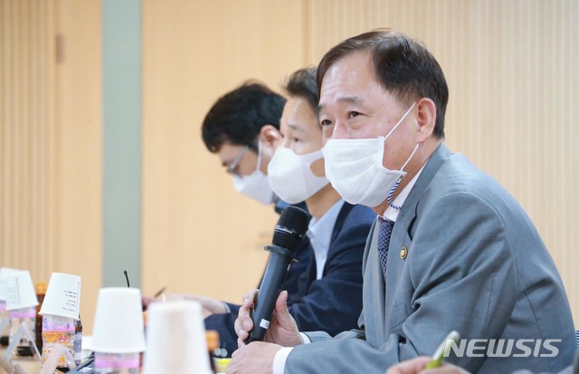 [서울=뉴시스]박화진 고용노동부 차관.(사진=고용노동부 제공) 2020.11.03.photo@newsis.com