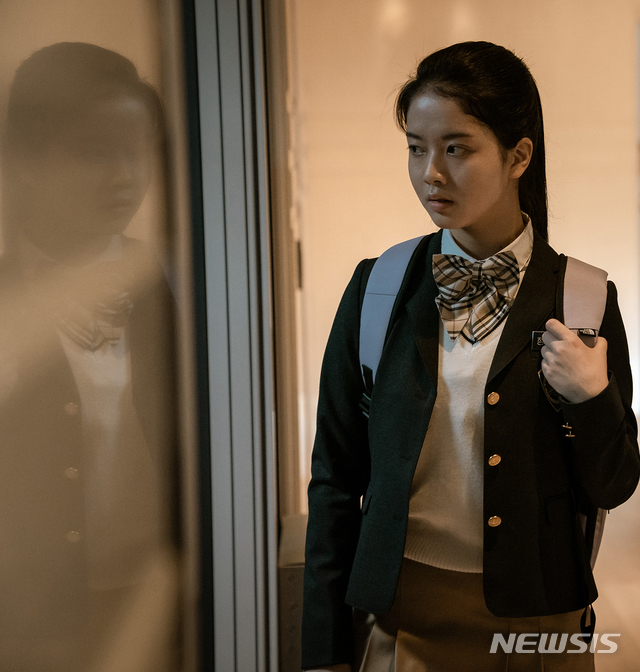 [서울=뉴시스]배우 노정의. 영화 '내가 죽던 날' 스틸. (사진=워너브러더스 코리아 제공) 2020.11.04. photo@newsis.com