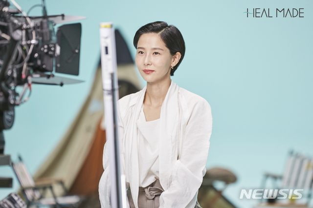 [서울=뉴시스] '아이케이힐메이드' 광고 모델로 발탁된 방송인 김나영. (사진=힐메이드 제공) 2020.11.09 photo@newsis.com