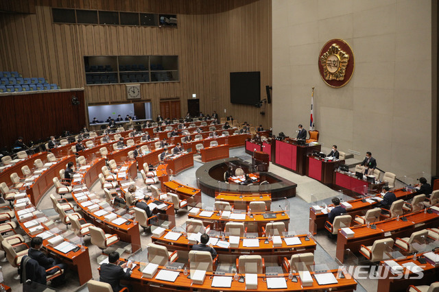 [서울=뉴시스] 최동준 기자 = 9일 서울 여의도 국회에서 예산결산특별위원회 전체회의가 열리고 있다. (공동취재사진) 2020.11.09.&nbsp; photo@newsis.com