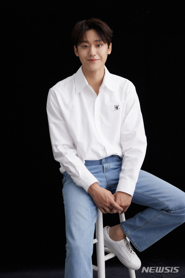 [서울=뉴시스]배우 이도현. (사진=위에화엔터테인먼트 제공) 2020.11.11. photo@newsis.com
