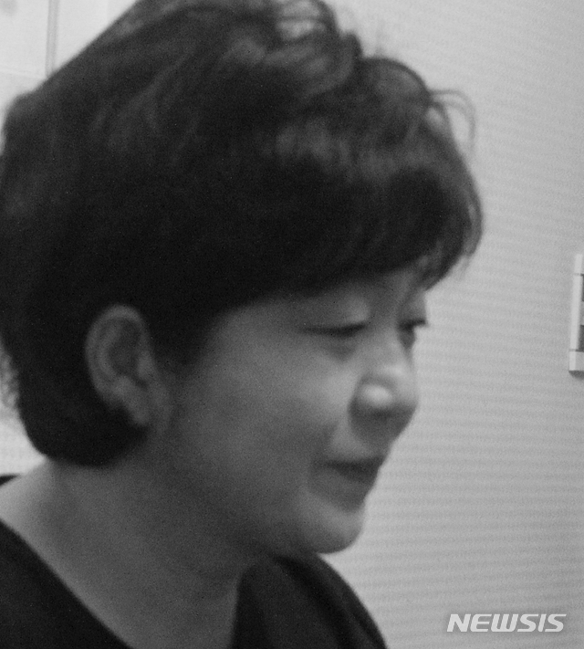 [서울=뉴시스]◇강순자 작가=서울 교육대학 졸업, 성신여대 조형대학원 졸업 ▶개인전 및 초대개인전 19회, 아트페어 35회, 단체전 150여 회 ▶현재: 한국미협, 성남미협, AAA, KAMA 회원(사진=MANIF 제공)2020.11.06 photo@newsis.com 