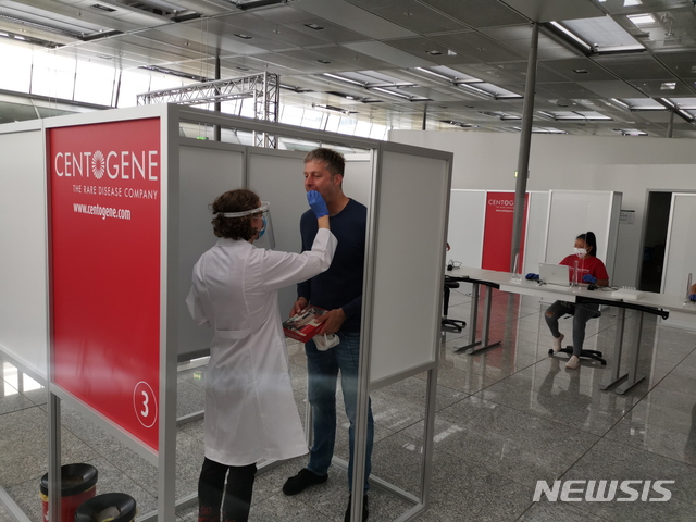 [서울=뉴시스] 독일 프랑크푸르트 공항 신속 검사 센터 (제공=루프트한자)