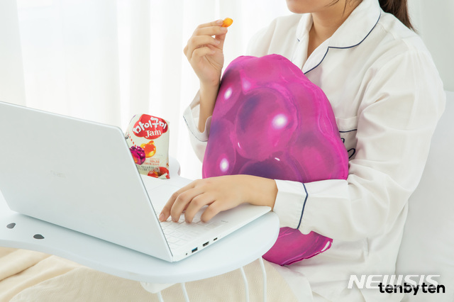 [서울=뉴시스] 대왕 마이구미 잼 쿠션. (사진=텐바이텐 제공)