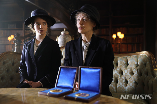 [서울=뉴시스]영화 '마리 퀴리' 스틸. (사진=㈜엔케이컨텐츠 제공) 2020.11.13. photo@newsis.com