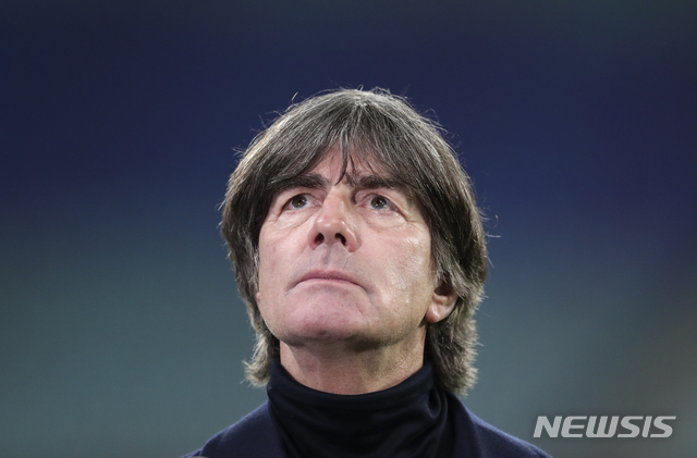 [라이프치히=AP/뉴시스] 독일 축구대표팀 요하임 뢰브 감독. 2020.11.14.