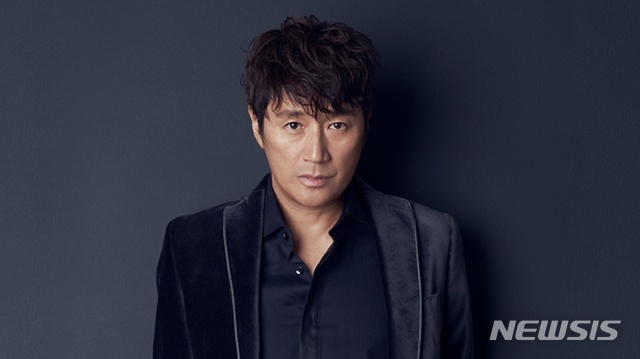 [서울=뉴시스]콘도 마사히코. (사진=쟈니스 홈페이지 사진 캡처) 2020.11.17. photo@newsis.com