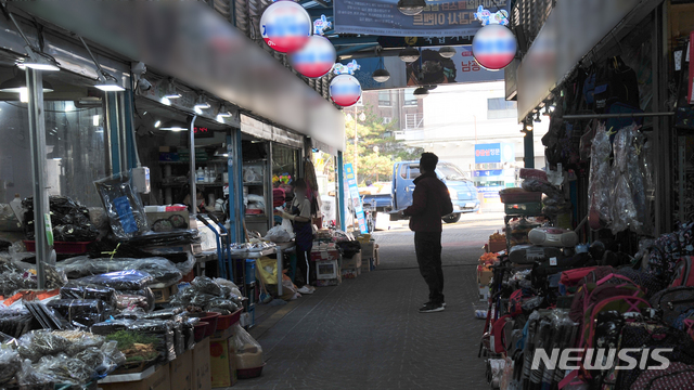 한산한 골목시장 모습. (사진=뉴시스DB) photo@newsis.com