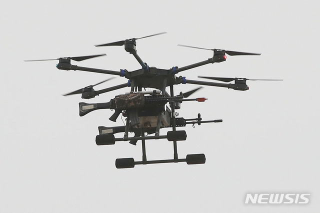 드론 띄워 고층아파트 성관계 촬영한 40대 실형