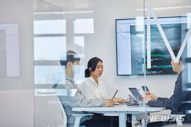 토스페이먼츠, 경력직 40여명 채용…"학력·전공 무관"