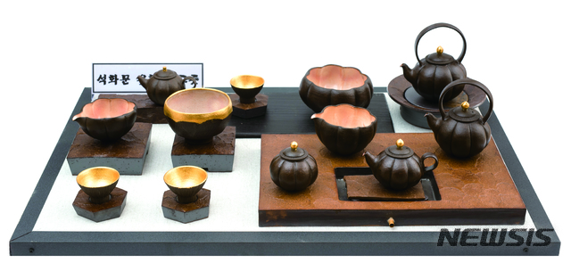 [안동=뉴시스] '제50회 대한민국 공예품대전'에서 국무총리상을 받은 석화문옻칠찻그릇. (사진=경북도 제공) 2020.11.24