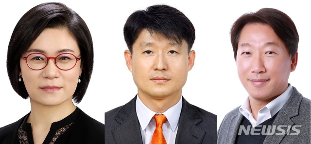 [서울=뉴시스] 왼쪽부터 김희연 전무, 이진규 전무, 이현우 전무. 2020.11.25.(사진=LG디스플레이 제공)