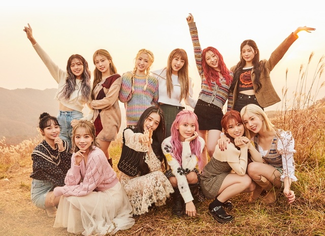 [서울=뉴시스] 아이즈원. 2020.11.25. (사진 = 오프더레코드, 스윙엔터테인먼트 제공) photo@newsis.com 