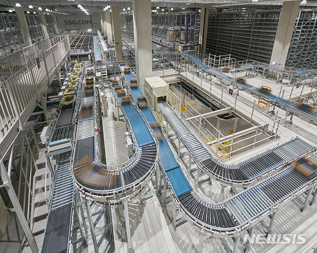 [서울=뉴시스] SSG닷컴의 온라인 스토어 네오003. (사진=신세계그룹 제공)