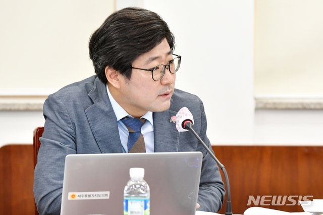 [제주=뉴시스]제주도의회 행정자치위원회 소속 문종태 의원. (사진=제주도의회 제공)