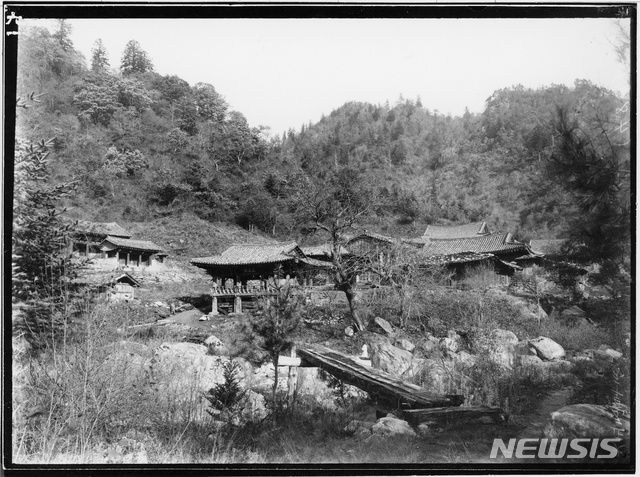 [서울=뉴시스]건판 1613, 표훈사 전경(사진=국립중앙박물관 제공)2020.11.26 photo@newsis.com