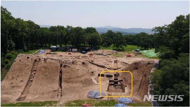 [서울=뉴시스]2020년 발굴조사 구간과 서성벽 전경(사진=문화재청 제공)2020.11.27 photo@newsis.com