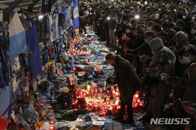 마라도나 영결식 앞두고 대통령궁 안치..수만명 몰려 통곡 