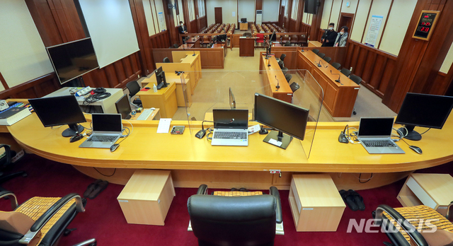 항소이유 전두환 92분 vs 검사 7분…피고인 방어권만 보장?