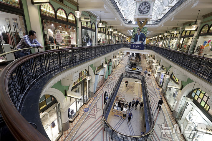 [시드니=AP/뉴시스] 호주 시드니 중심가에 위치한 대형 쇼핑센터. 자료사진. 2026.03.25