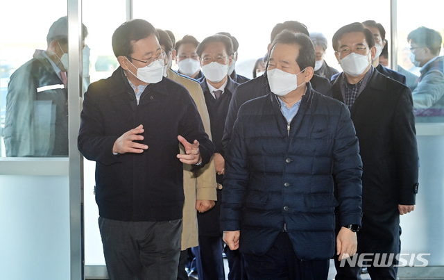 정세균 총리 "수출 활력으로 경제 불씨 다시 살리자"