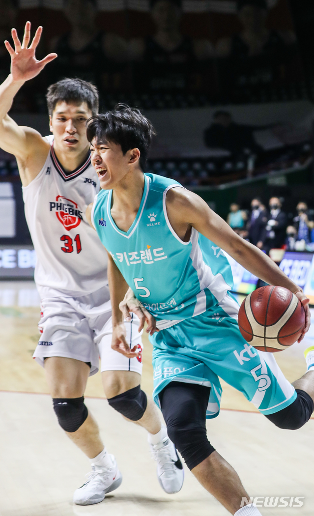 [서울=뉴시스]프로농구 부산 KT 박지원 (사진 = KBL 제공)