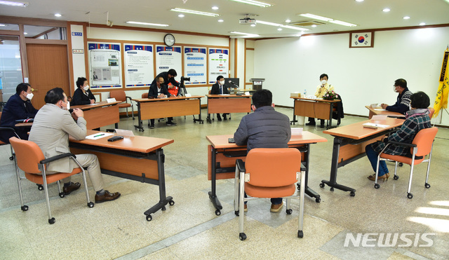 [진주=뉴시스] 조규일 진주시장, 소상공인들과 간담회.