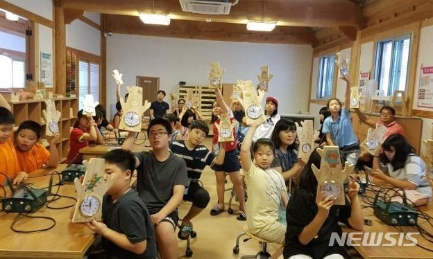 [전주=뉴시스] 목공예 체험현장.