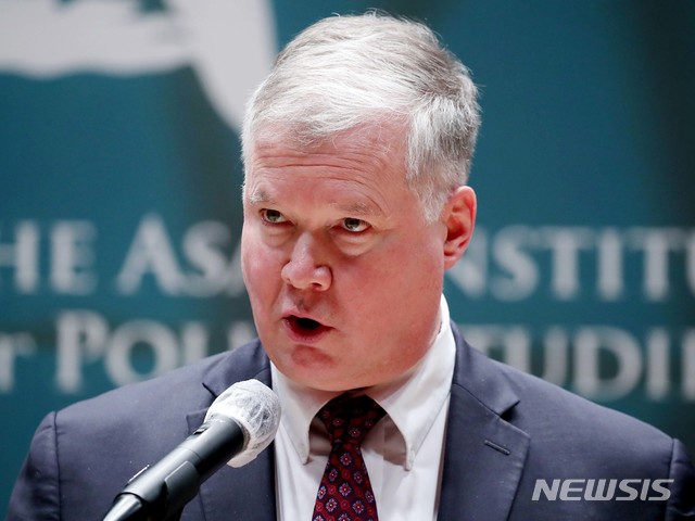 [서울=뉴시스]사진공동취재단 = 스티브 비건 전 미 국무부 부장관 겸 대북특별대표가 재임 시절인 지난 2020년 12월10일 오후 서울 종로구 아산정책연구원에서 '미국과 한반도의 미래'를 주제로 강연하는 모습. 2021.10.15. photo@newsis.com