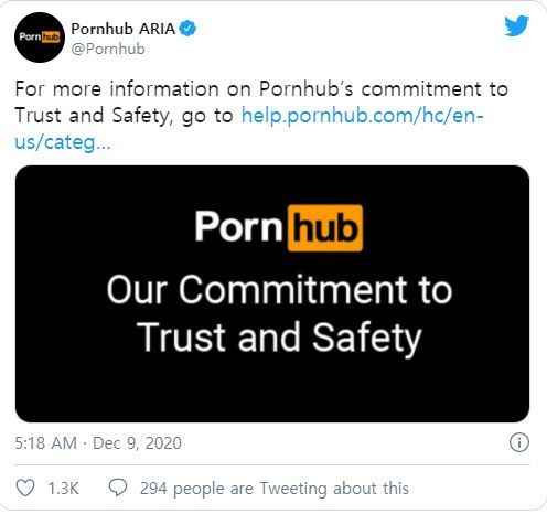 [서울=뉴시스]불법 콘텐츠들을 대거 올려 논란을 일으켰던 성인 동영상 사이트 포르노허브가 14일(현지시간) 검증되지 않은 업로드를 전면 중단, 대다수의 동영상을 삭제했다고 영국 BBC가 보도했다.<사진 출처 : 트위터> 2020.12.15