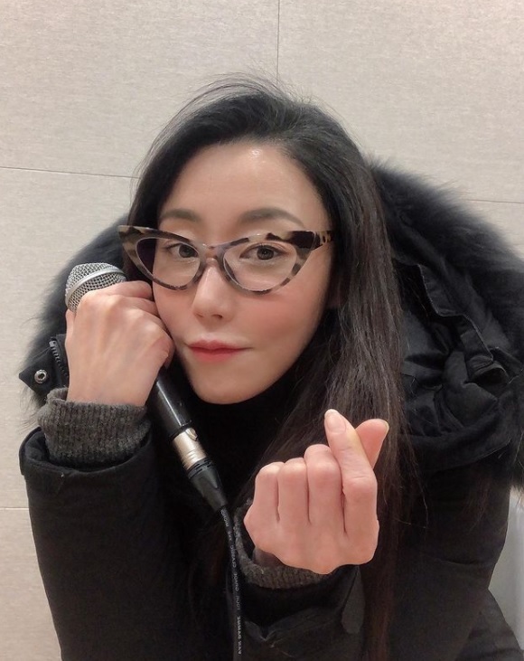 [서울=뉴시스] 러브홀릭 지선 (사진 = 본인 SNS) 2020.12.15. photo@newsis.com