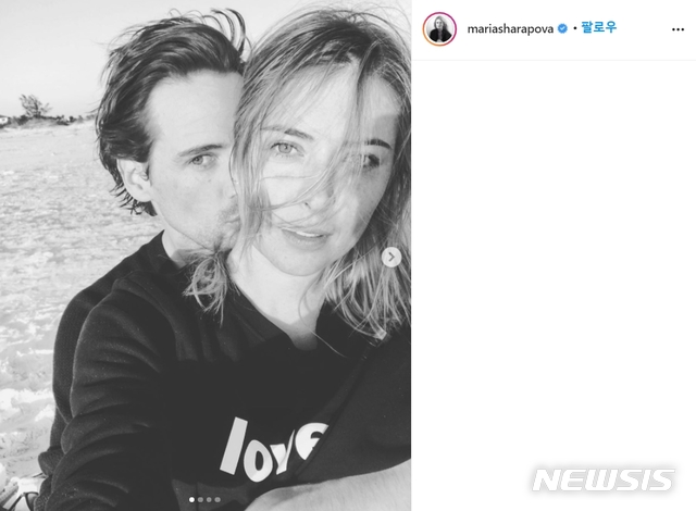 [서울=뉴시스] 마리아 샤라포바와 그의 약혼자 알렉산더 길크스. (사진 = 샤라포바 인스타그램 캡처)