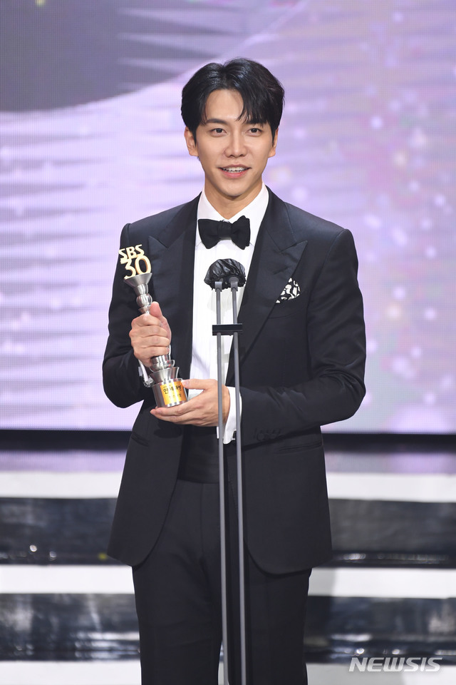 [서울=뉴시스]이승기. (사진=SBS 제공) 2020.12.19. photo@newsis.com