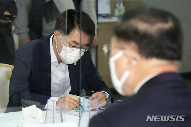 [일문일답]윤성원 "도심 고밀개발, LH사태와 별개…집값 안정 도움되면 뭐든 검토"&nbsp; 