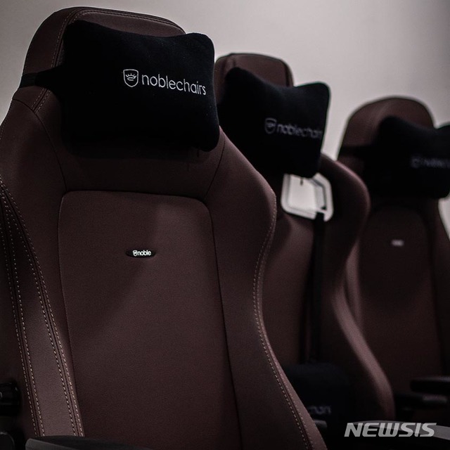 [서울=뉴시스] 노블체어 블랙에디션