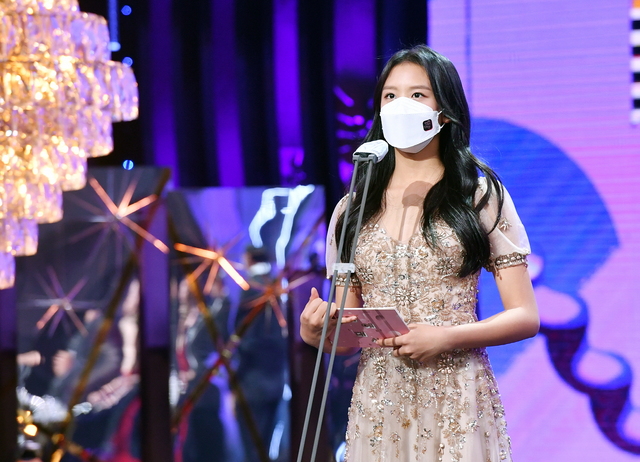 [서울=뉴시스] 24일 오후 방송된 '2020 KBS 연예대상' 시상자 이재시 (사진 = KBS) photo@newsis.com