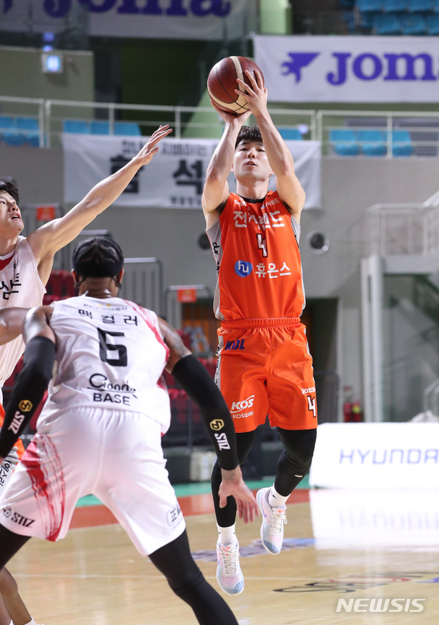 [서울=뉴시스] 프로농구 인천 전자랜드의 김낙현. (사진 = KBL 제공)