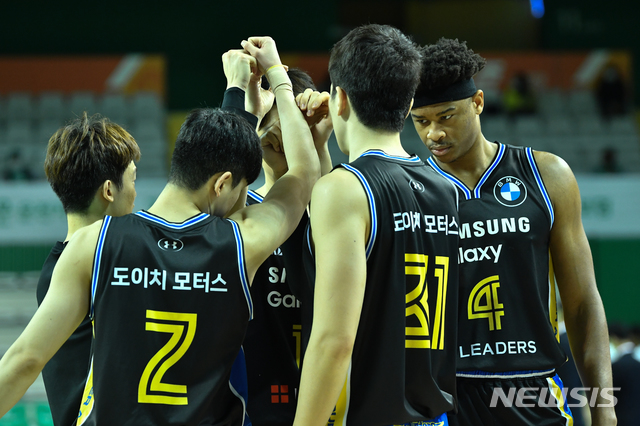 [서울=뉴시스] 프로농구 서울 삼성이 원주 DB에 역전승을 거뒀다. (사진=KBL 제공)