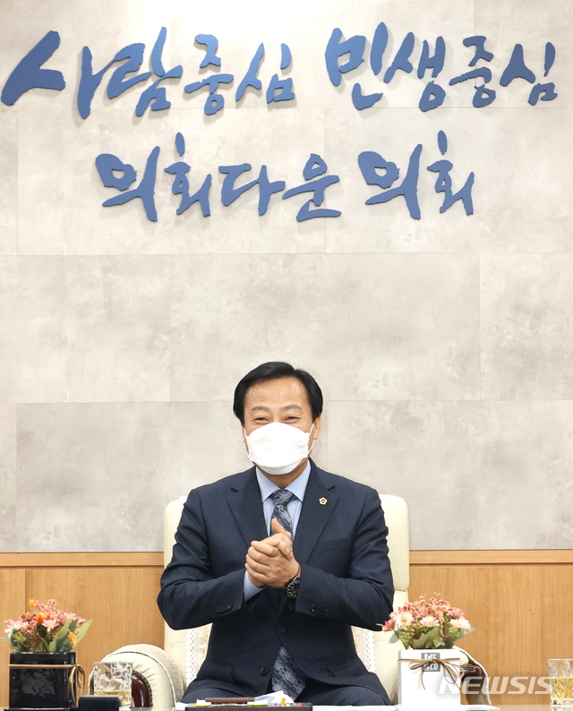 [수원=뉴시스] 장현국(더불어민주당·수원7) 경기도의회 의장. (사진=경기도의회 제공)