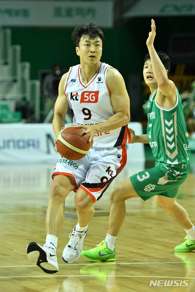 [서울=뉴시스]프로농구 부산 KT 김영환 (사진 = KBL 제공)