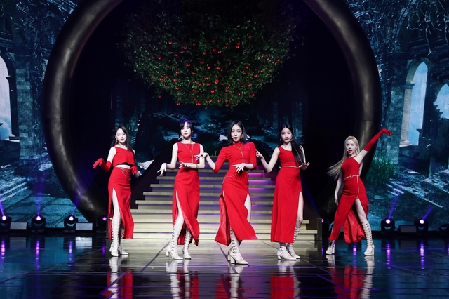 [서울=뉴시스] 여자친구. 2021.01.01. (사진 = 빅히트 레이블즈 제공) photo@newsis.com 