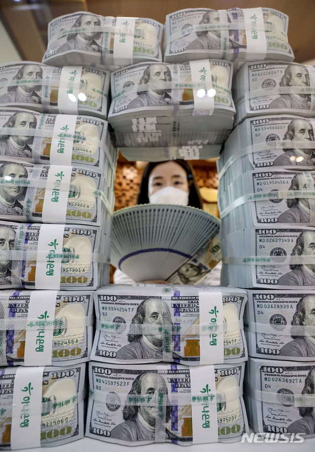 4월 외환보유액, 4523억달러…사상최대