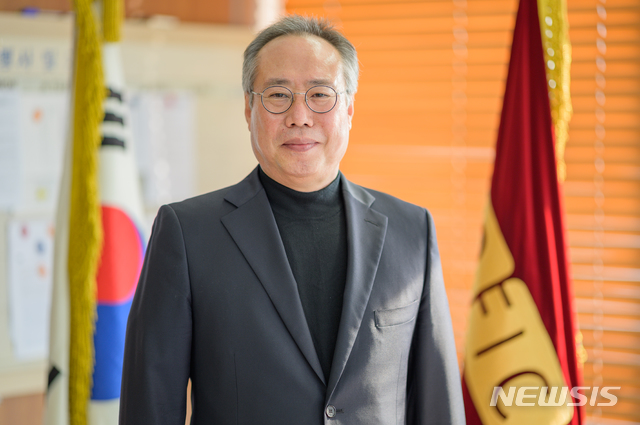 [서울=뉴시스] 오석근 영진위원장. (사진=영화진흥위원회 제공) 2021.01.08 photo@newsis.com