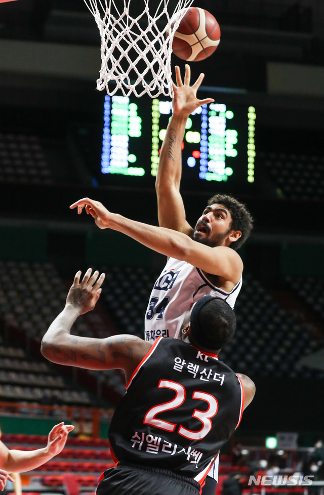 [서울=뉴시스] 프로농구 전주 KCC 타일러 데이비스. (사진=KBL 제공)