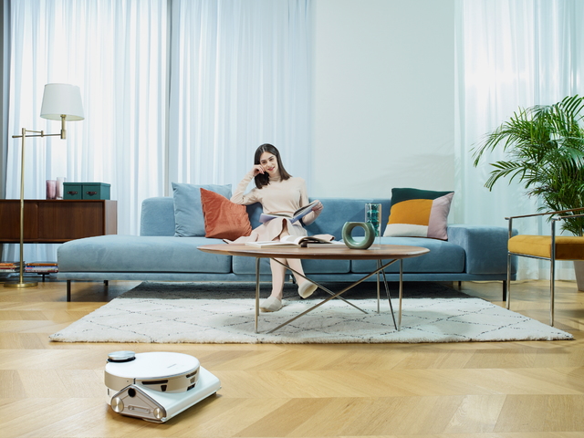 [서울=뉴시스] 삼성 로봇청소기 ‘제트봇 AI(JetBot AI)’ 신제품 라이프스타일 이미지. 사진 삼성전자 